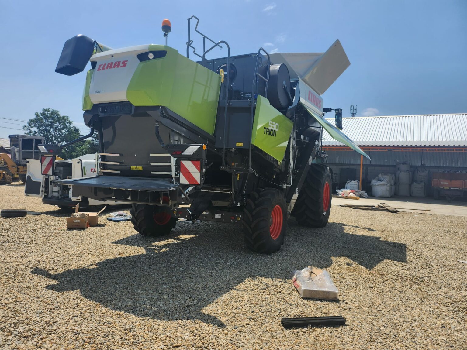 Combina Agricola Claas Trion Afaceri In Agricultura